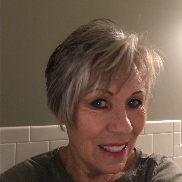 Meet your Posher, Pam - Picture 1 of 1